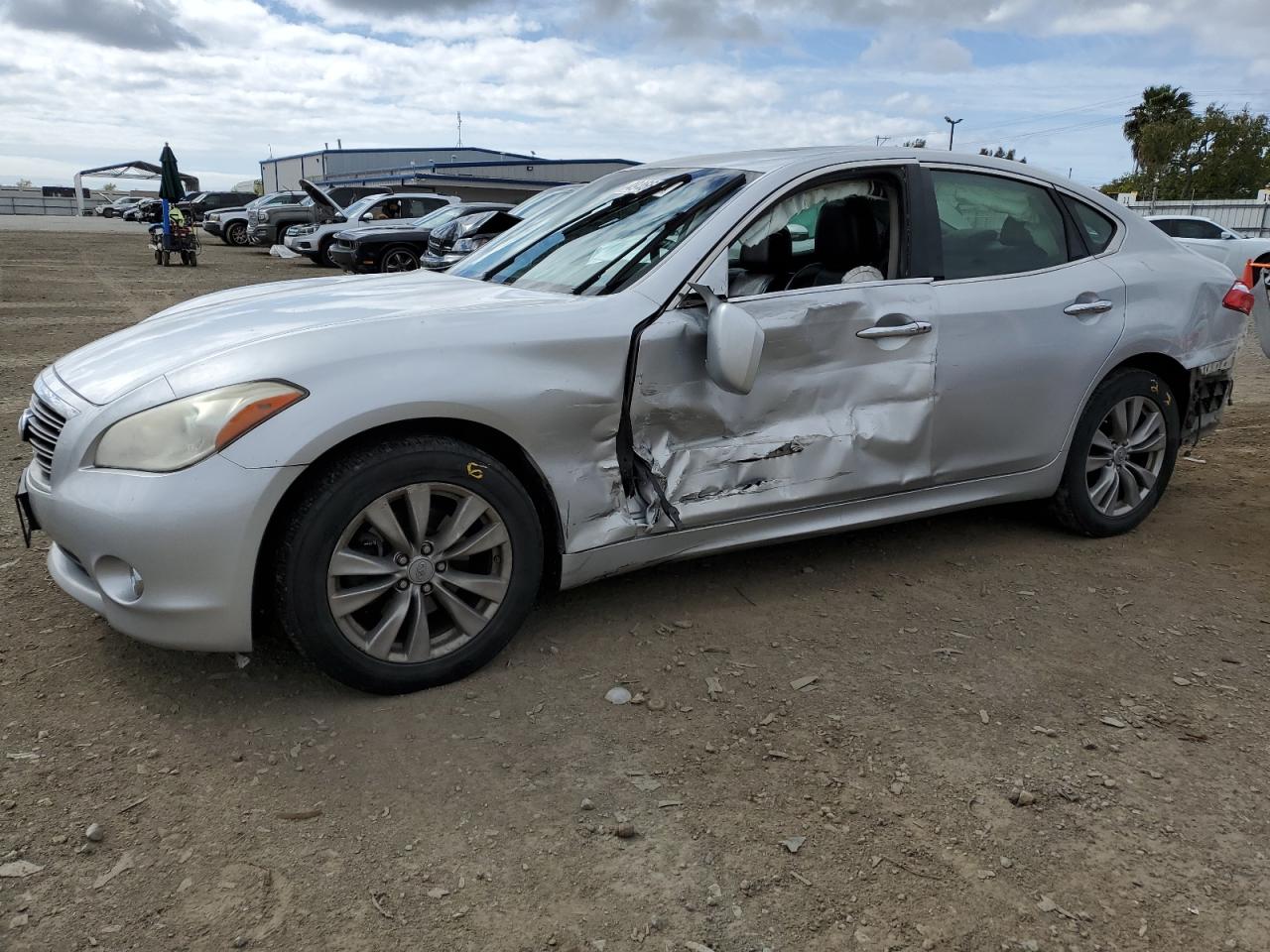 Infiniti M (2013)