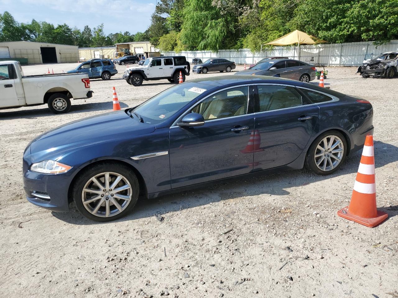 Jaguar Xj (2013)