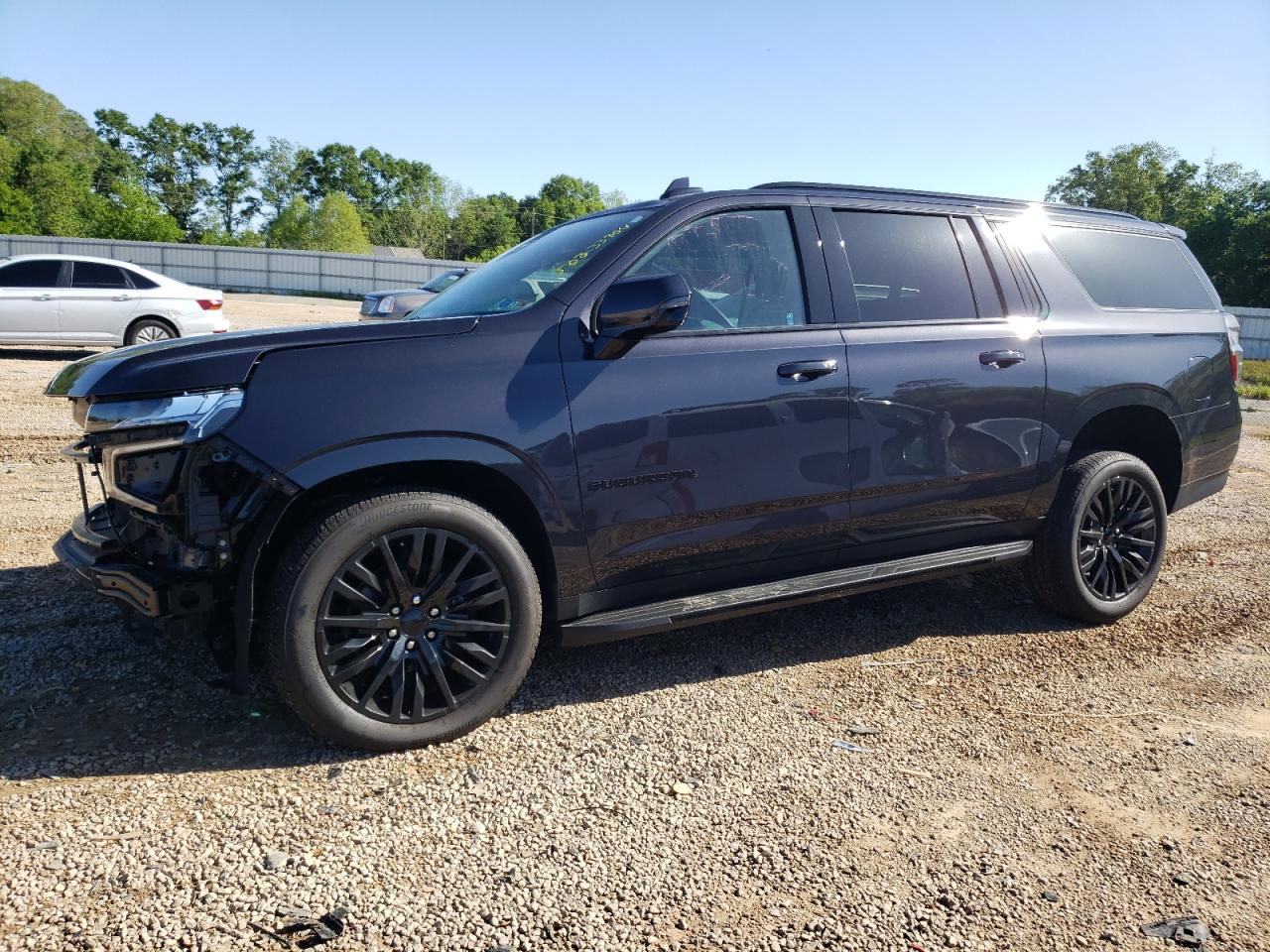 Chevrolet Suburban (2023)