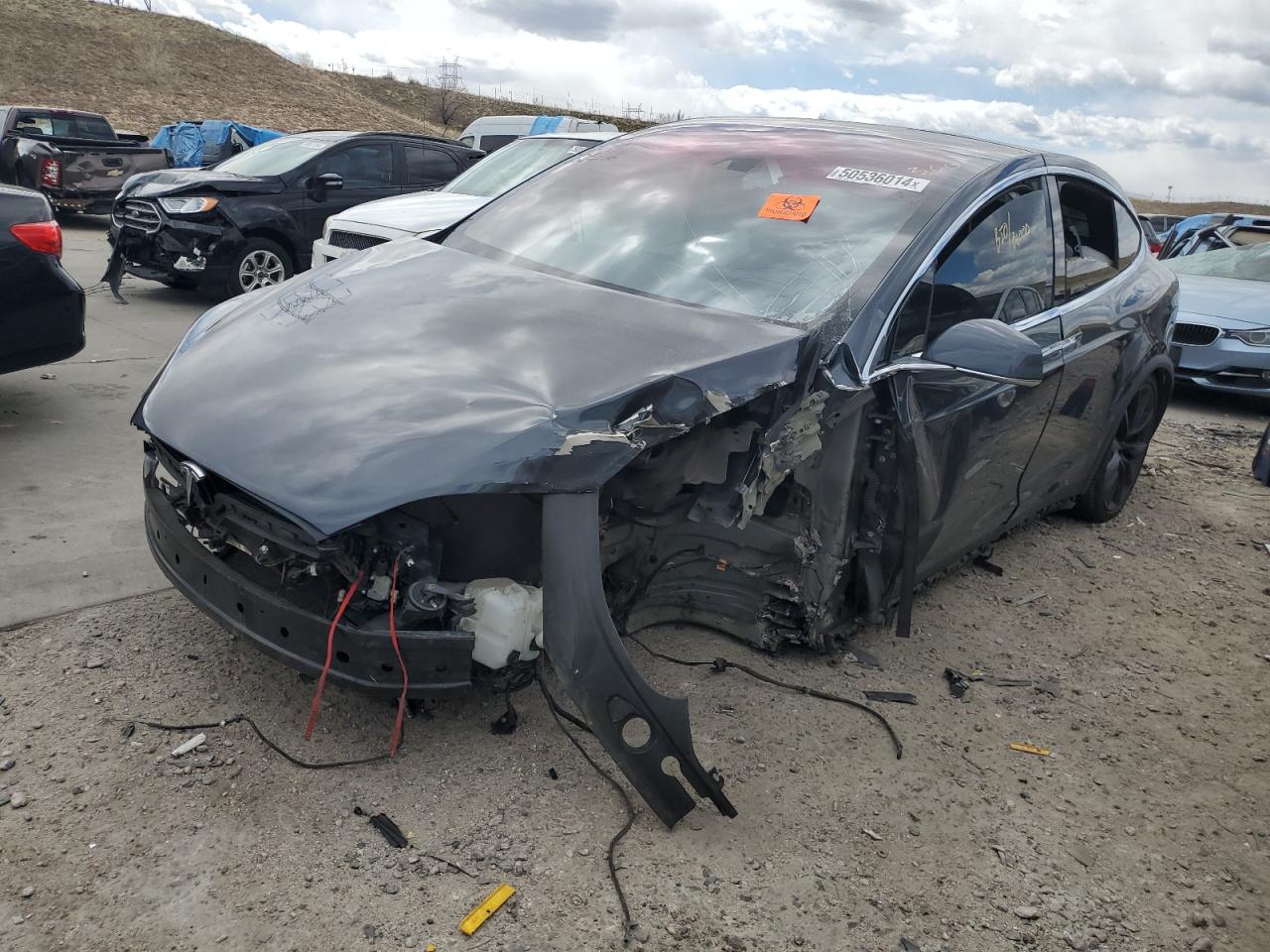 Tesla Model x (2016)