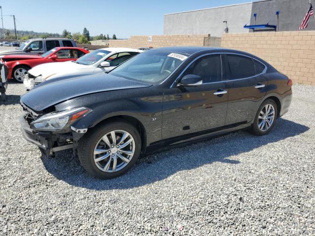 Infiniti Q70 (2015)