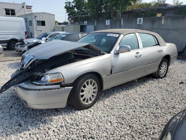 Lincoln Towncar (2006)
