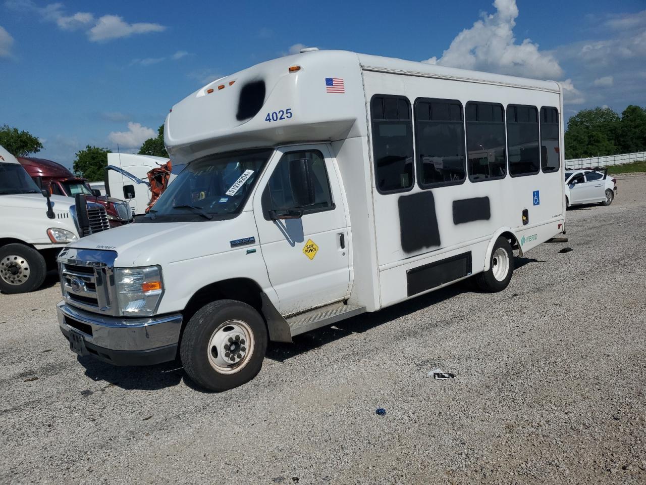 Ford Econoline (2016)