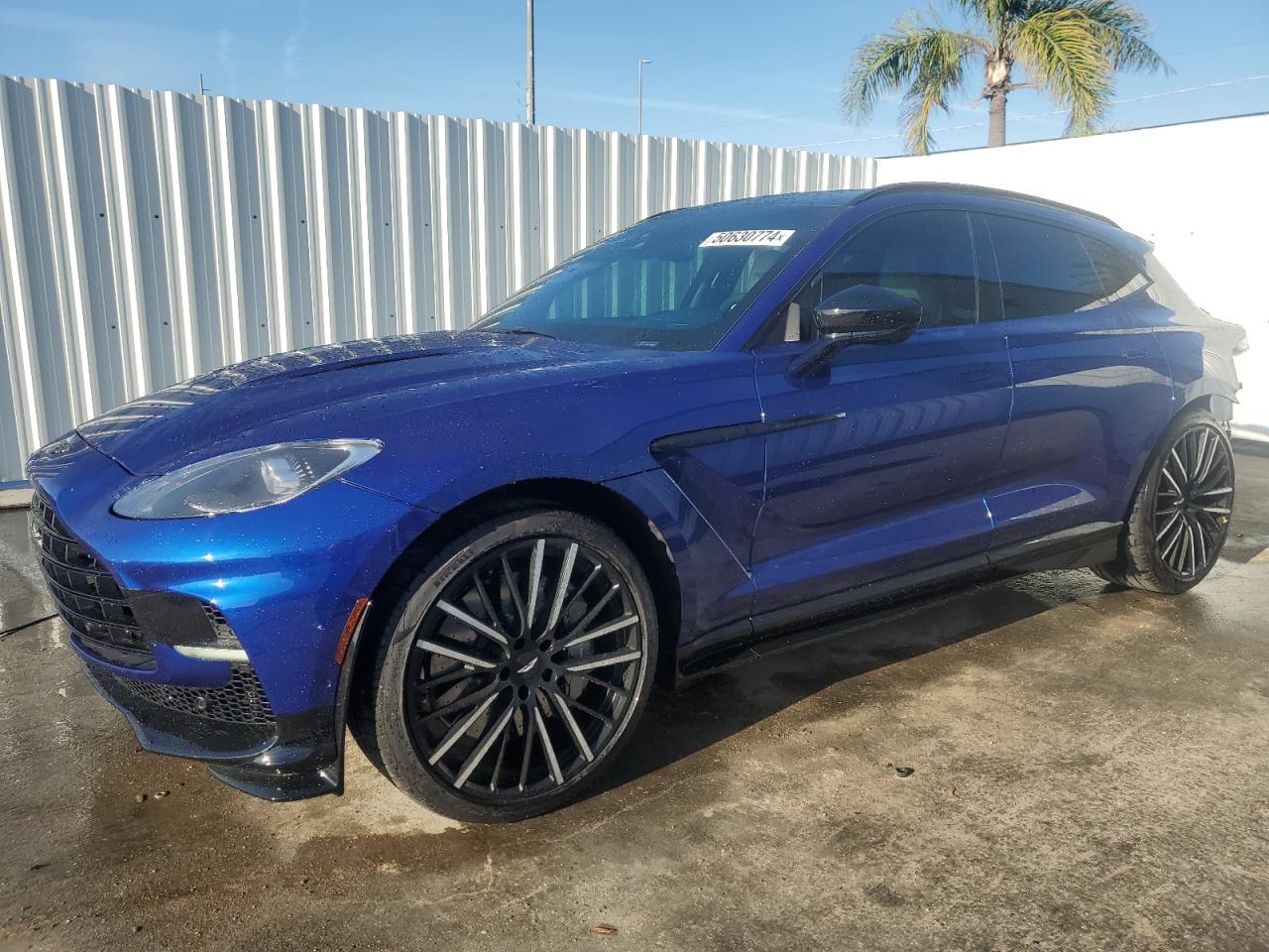 Aston-martin Dbx (2023)