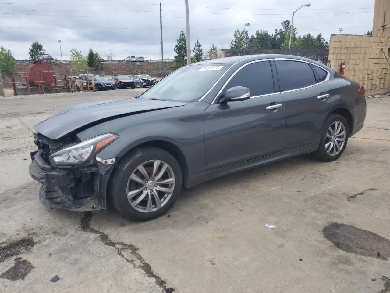 Infiniti Q70 (2015)