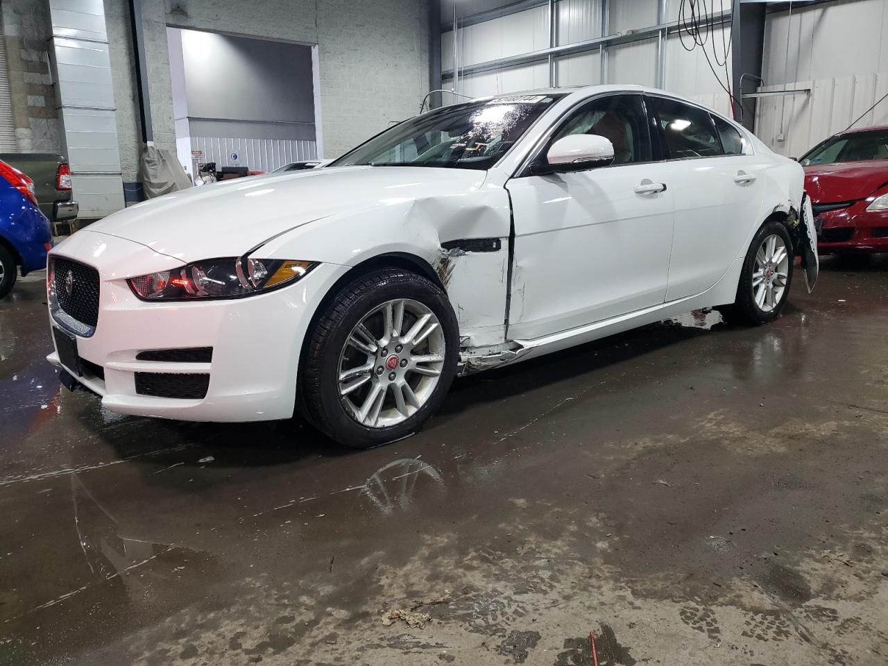 Jaguar Xe (2018)