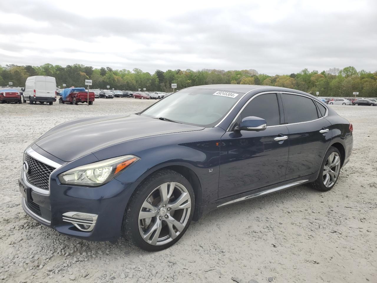 Infiniti Q70 (2015)