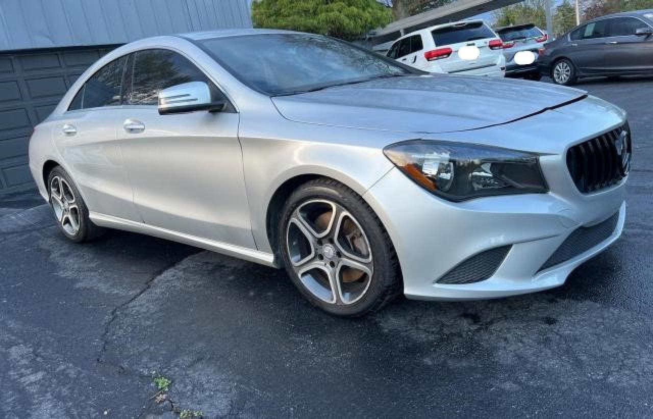 Mercedes-benz Cla 250 (2014)