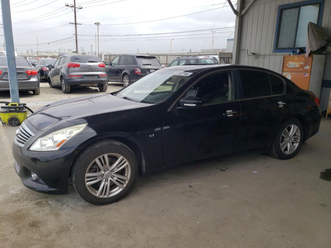 Infiniti Q40 (2015)