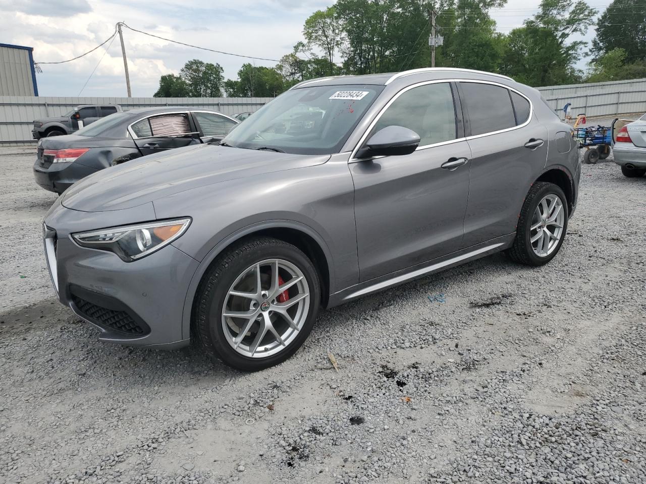 Alfa-romeo Stelvio (2021)