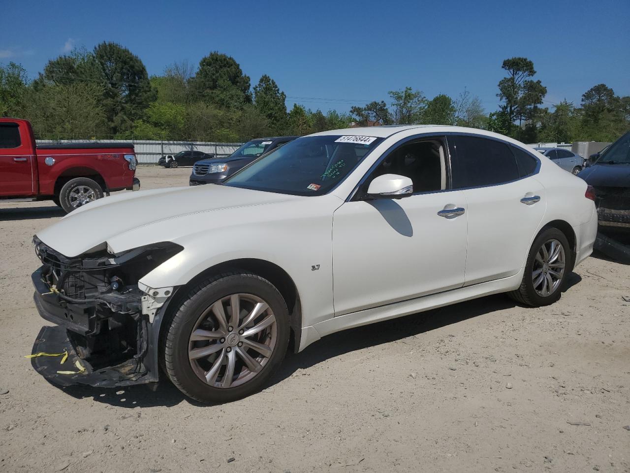 Infiniti Q70 (2015)