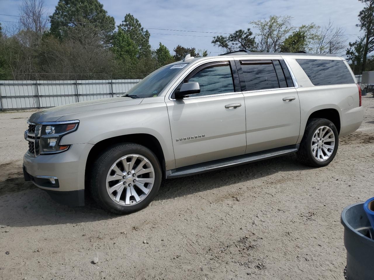 Chevrolet Suburban (2015)