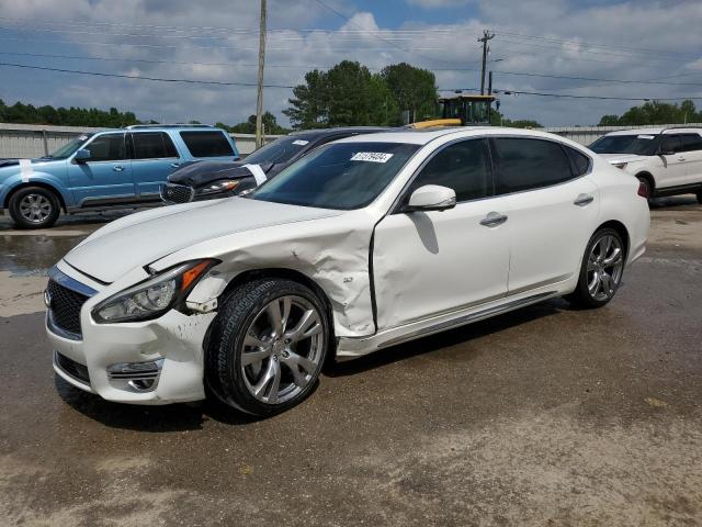 Infiniti Q70 (2015)