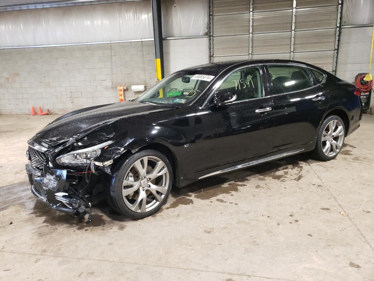 Infiniti Q70 (2016)