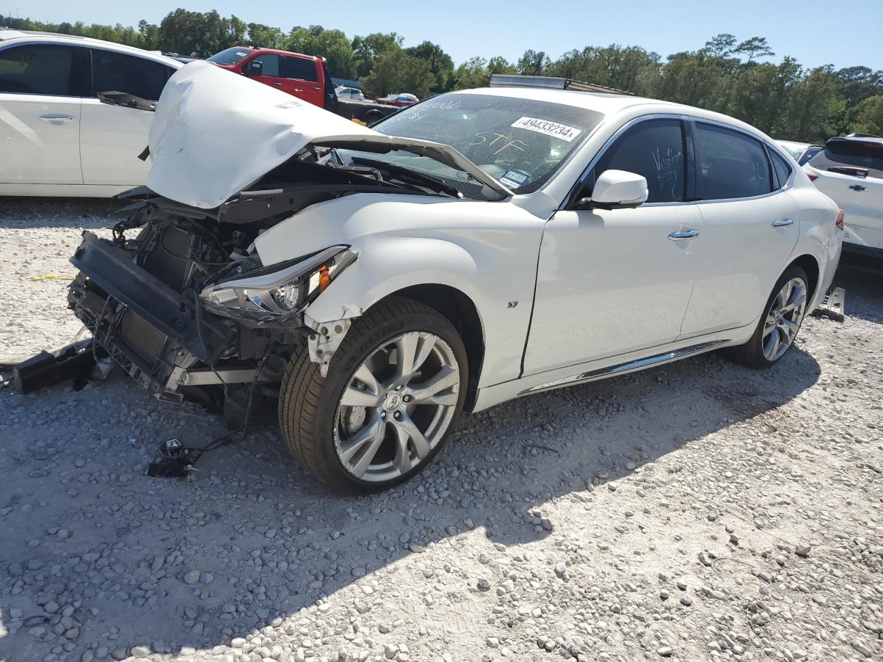 Infiniti Q70 (2015)