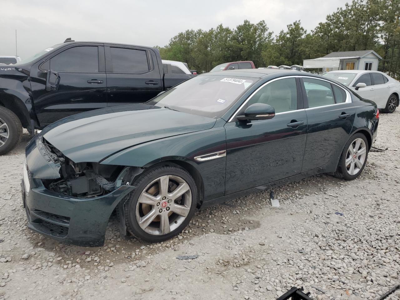 Jaguar Xe (2017)