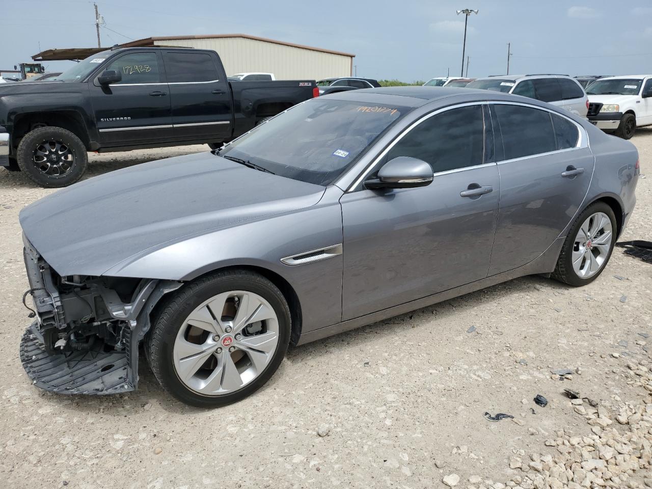 Jaguar Xe (2020)