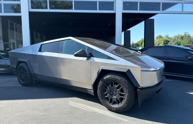 Tesla Cybertruck (2024)