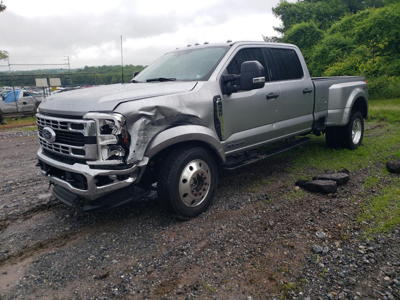 Ford F450 (2023)