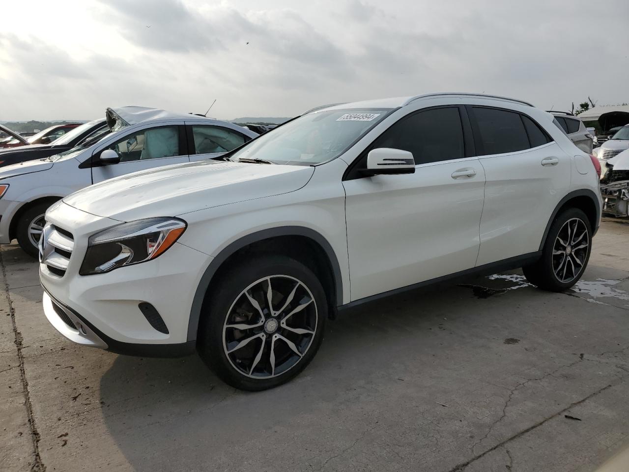 Mercedes-benz Gla-klasse (2015)