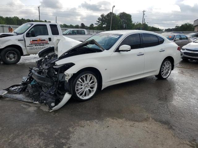 Infiniti Q70 (2015)