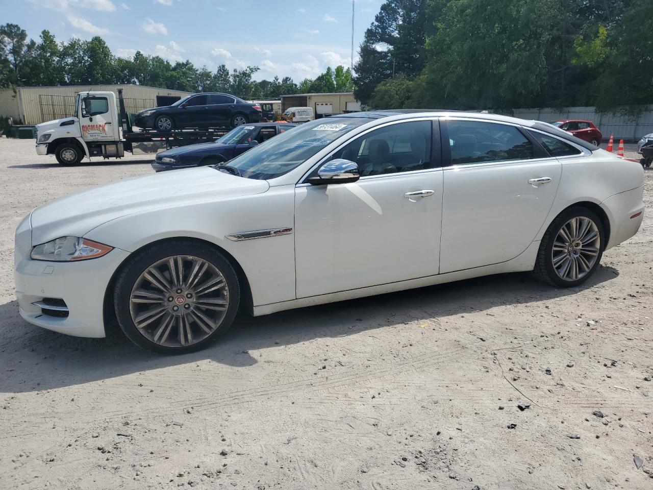 Jaguar Xj (2015)