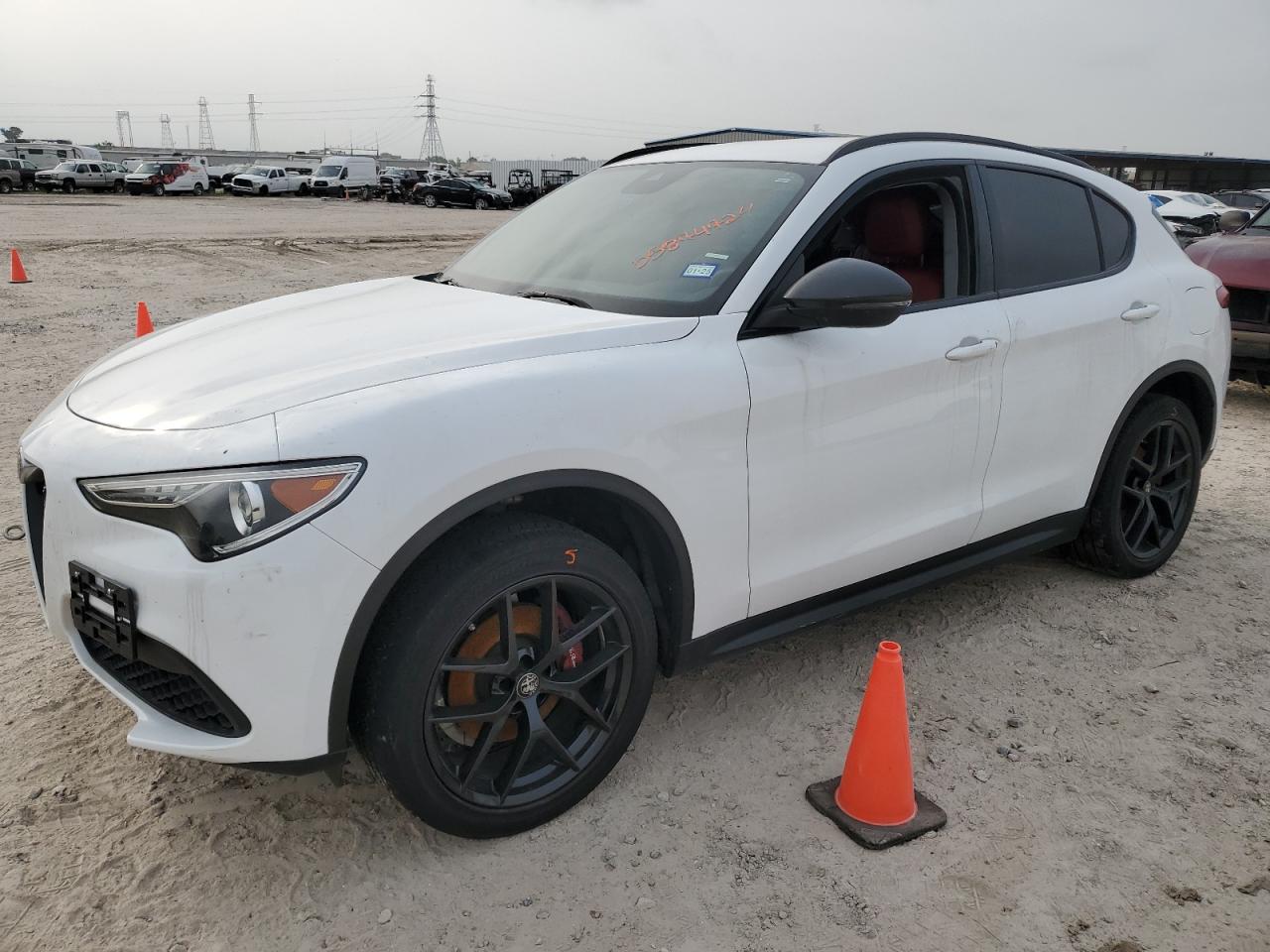 Alfa-romeo Stelvio (2020)