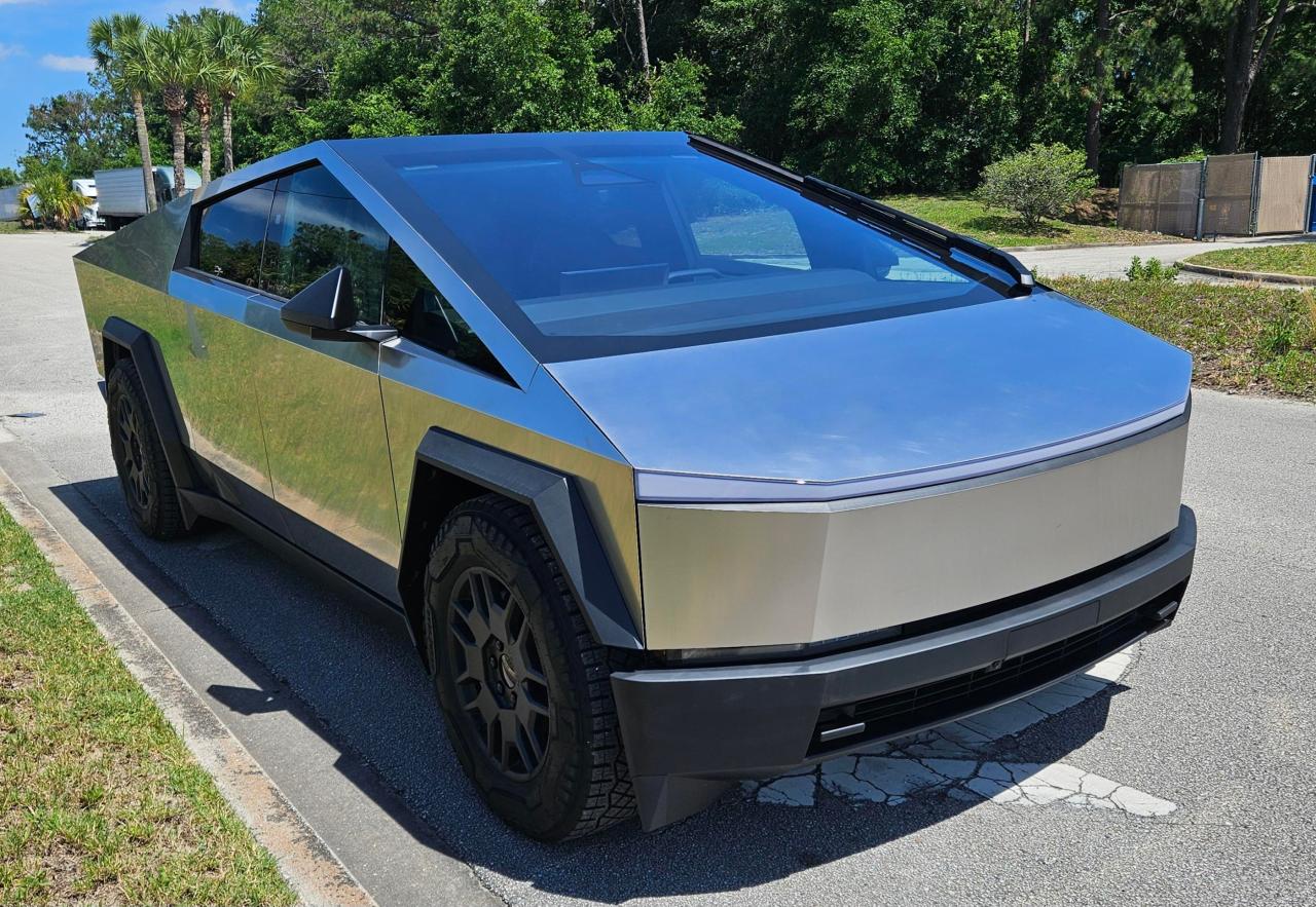 Tesla Cybertruck (2024)