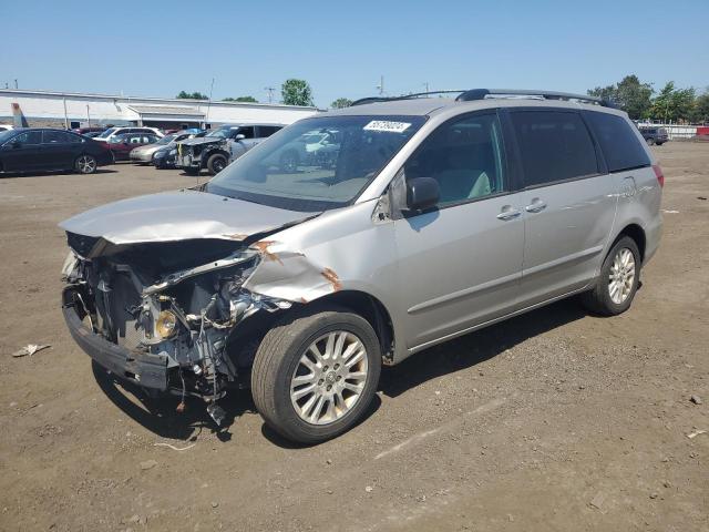Toyota Sienna le (2008)
