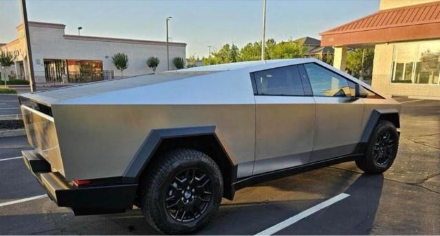 Tesla Cybertruck (2024)
