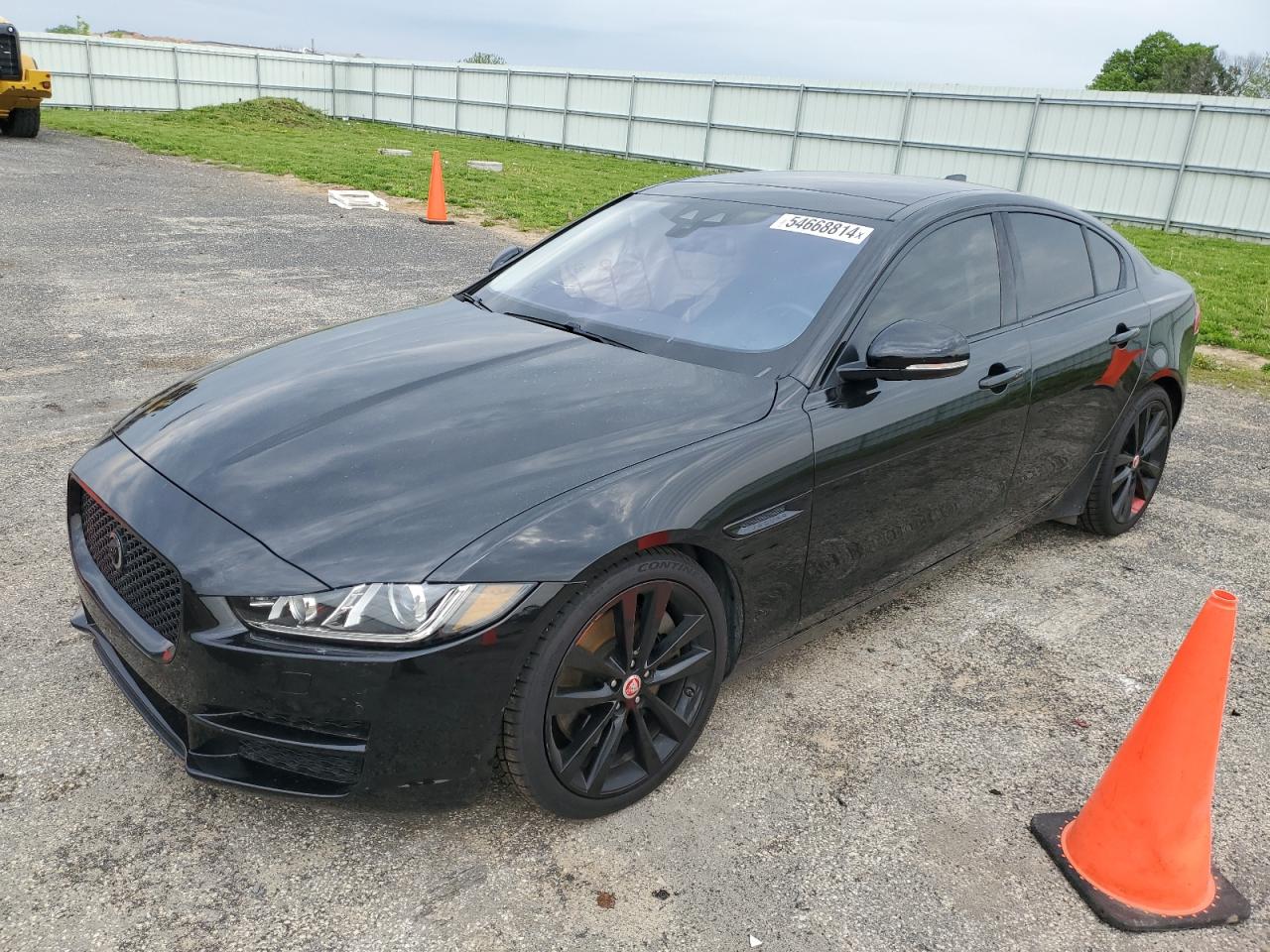Jaguar Xe (2017)