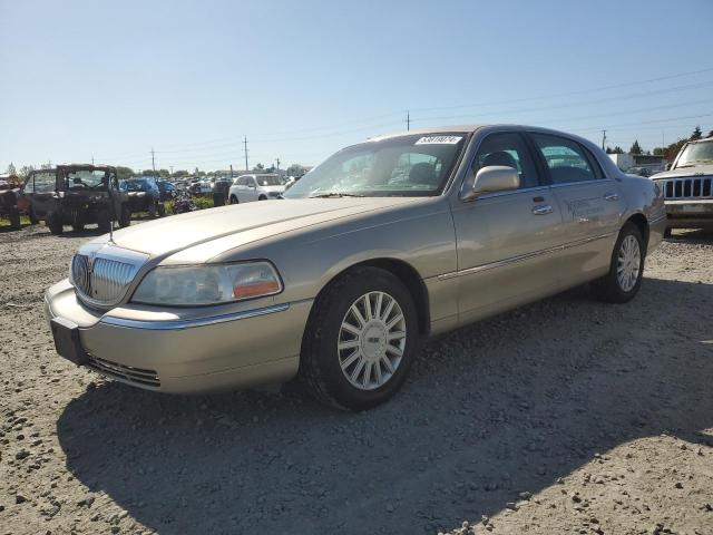 Lincoln Towncar (2005)