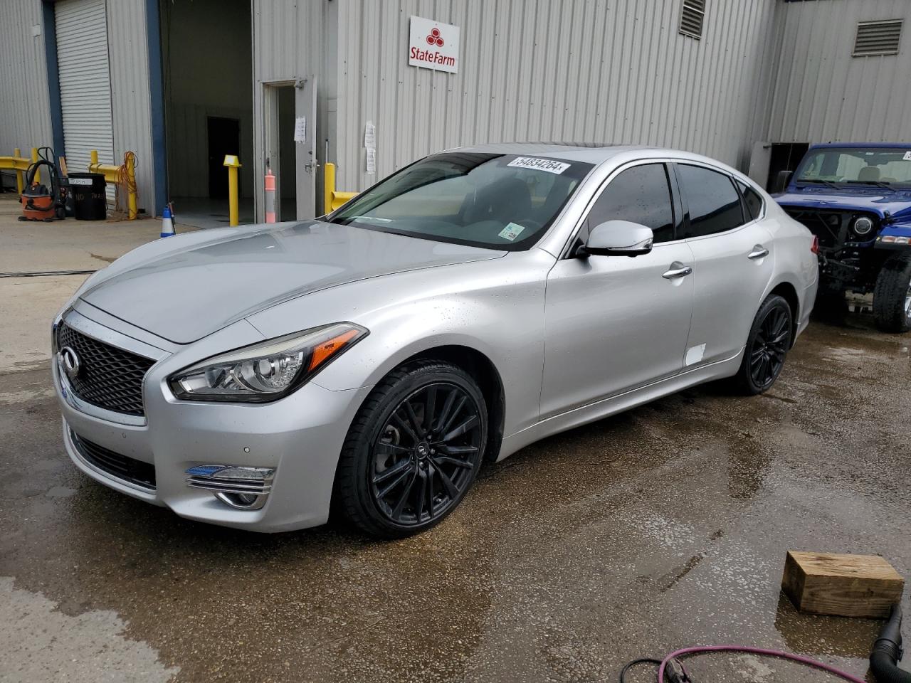 Infiniti Q70 (2016)