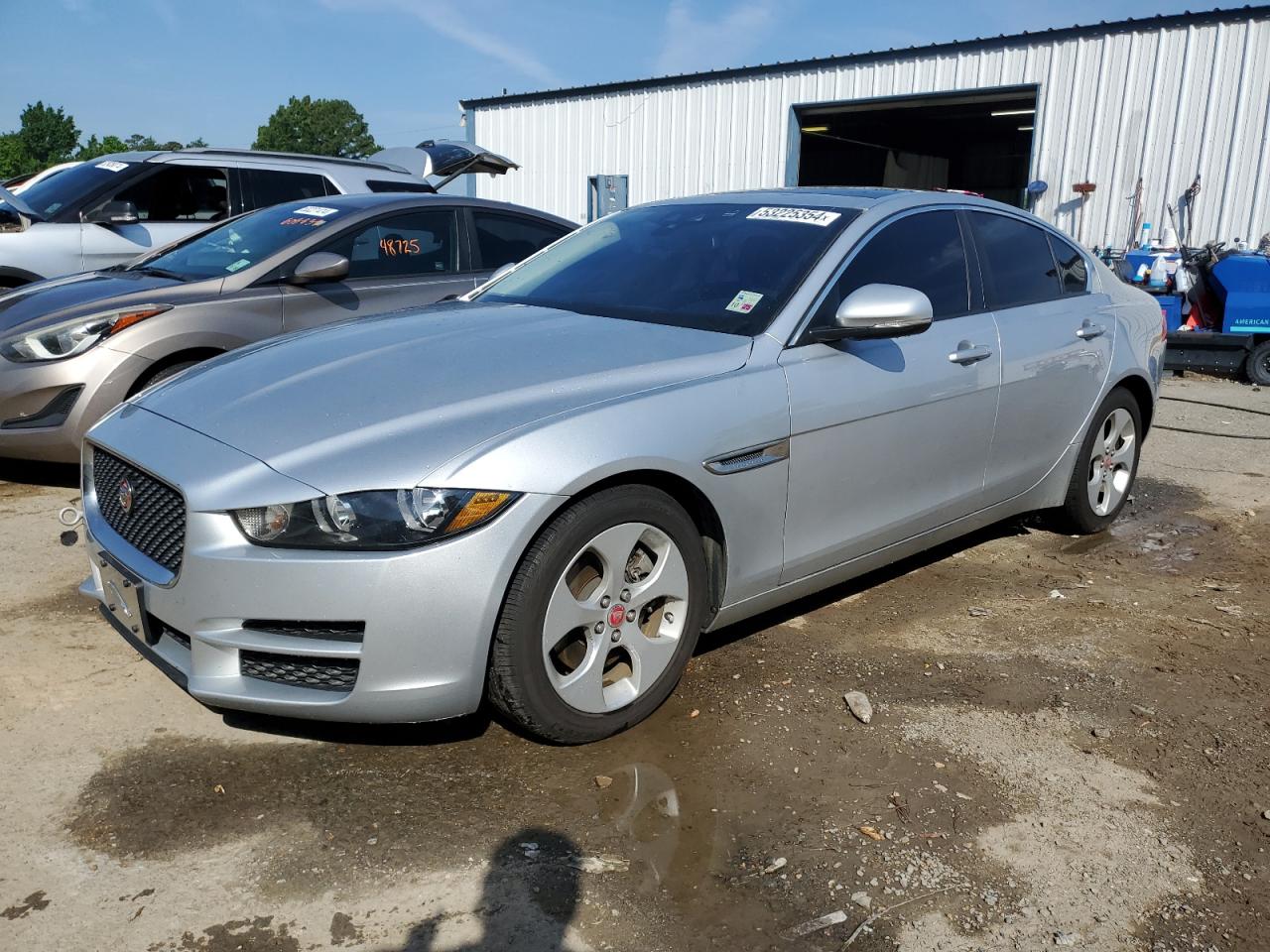Jaguar Xe (2017)