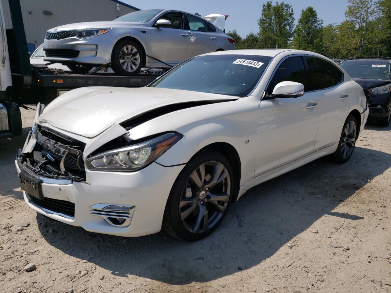 Infiniti Q70 (2015)