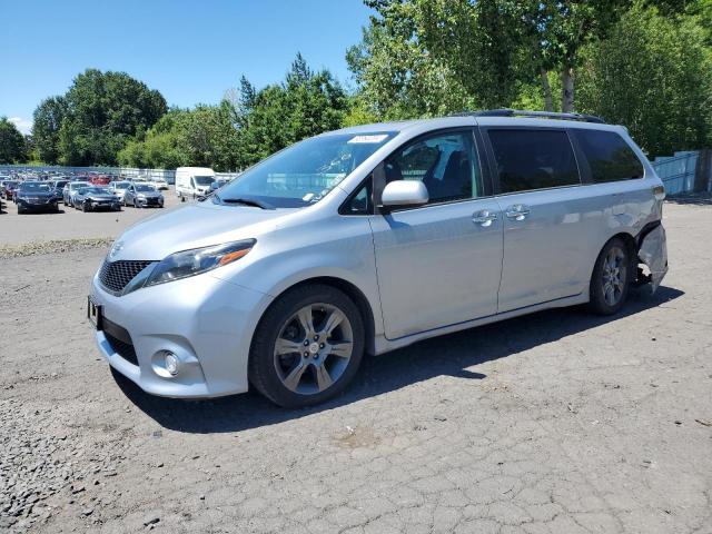 Toyota Sienna (2015)