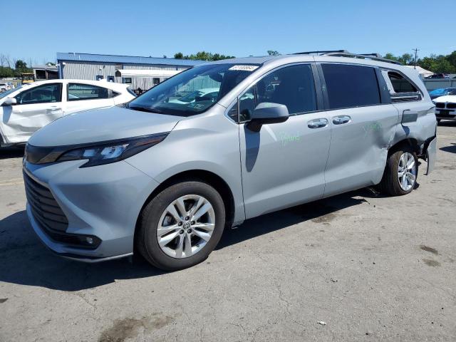 Toyota Sienna (2023)