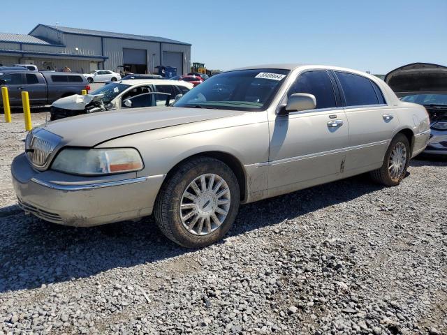 Lincoln Towncar (2005)