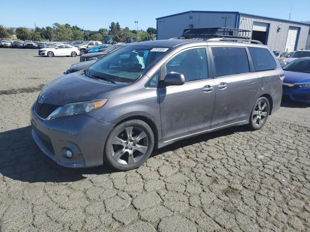 Toyota Sienna (2014)