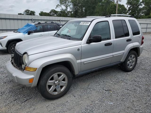 Jeep Liberty (2005)