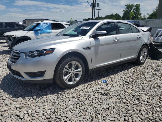 Ford Taurus (2016)