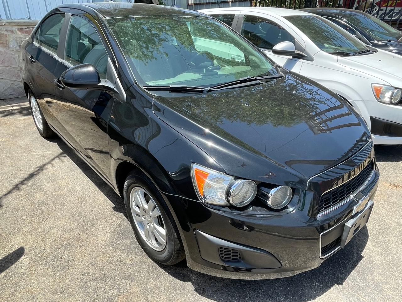Chevrolet Sonic ls (2016)