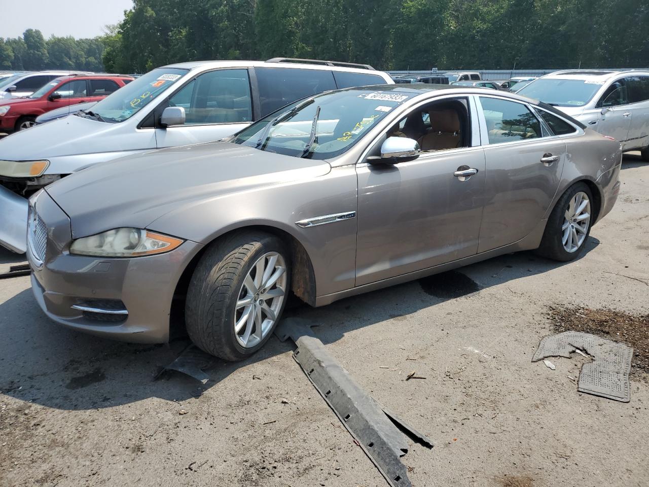 Jaguar Xj (2011)