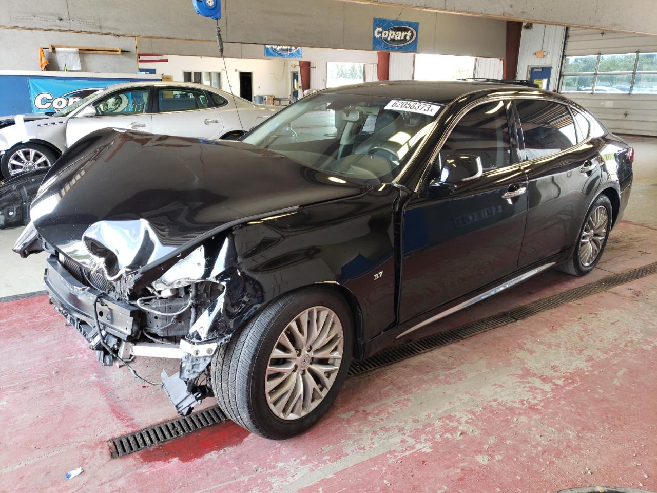 Infiniti Q70 (2015)