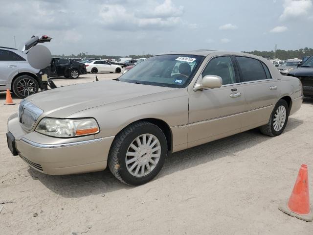 Lincoln Towncar (2005)