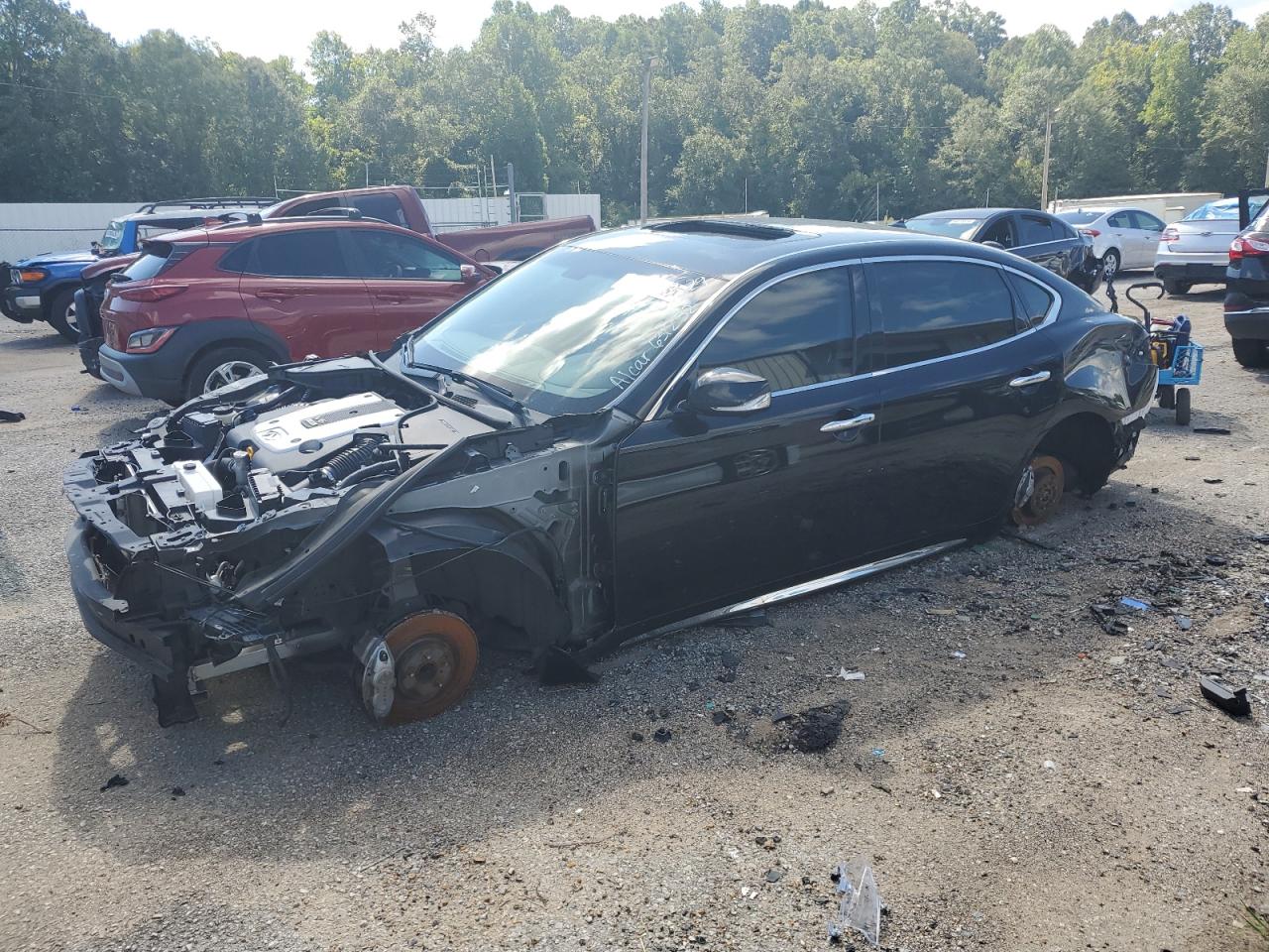 Infiniti Q70 (2016)
