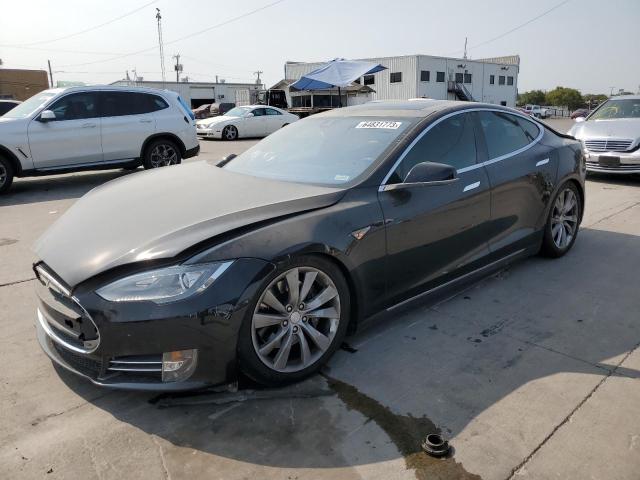 Tesla Model s (2015)