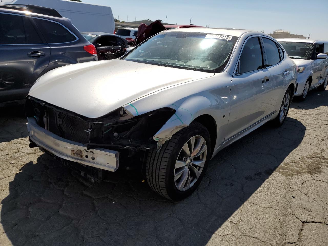 Infiniti Q70 (2014)