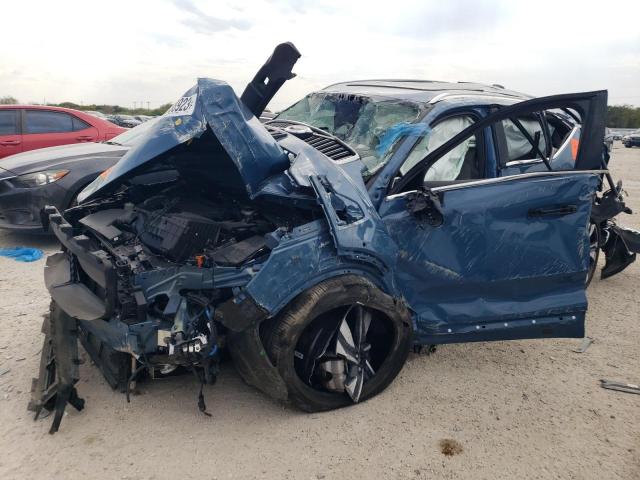 Volvo Xc40 plus (2023)