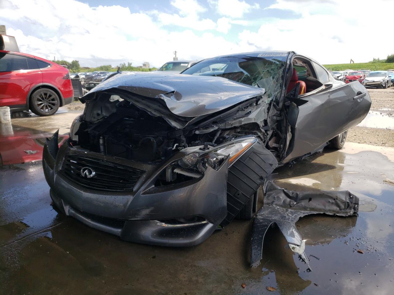 Infiniti G (2013)